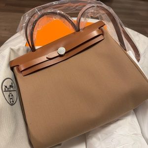 Hermes Herbag 31 in chai
